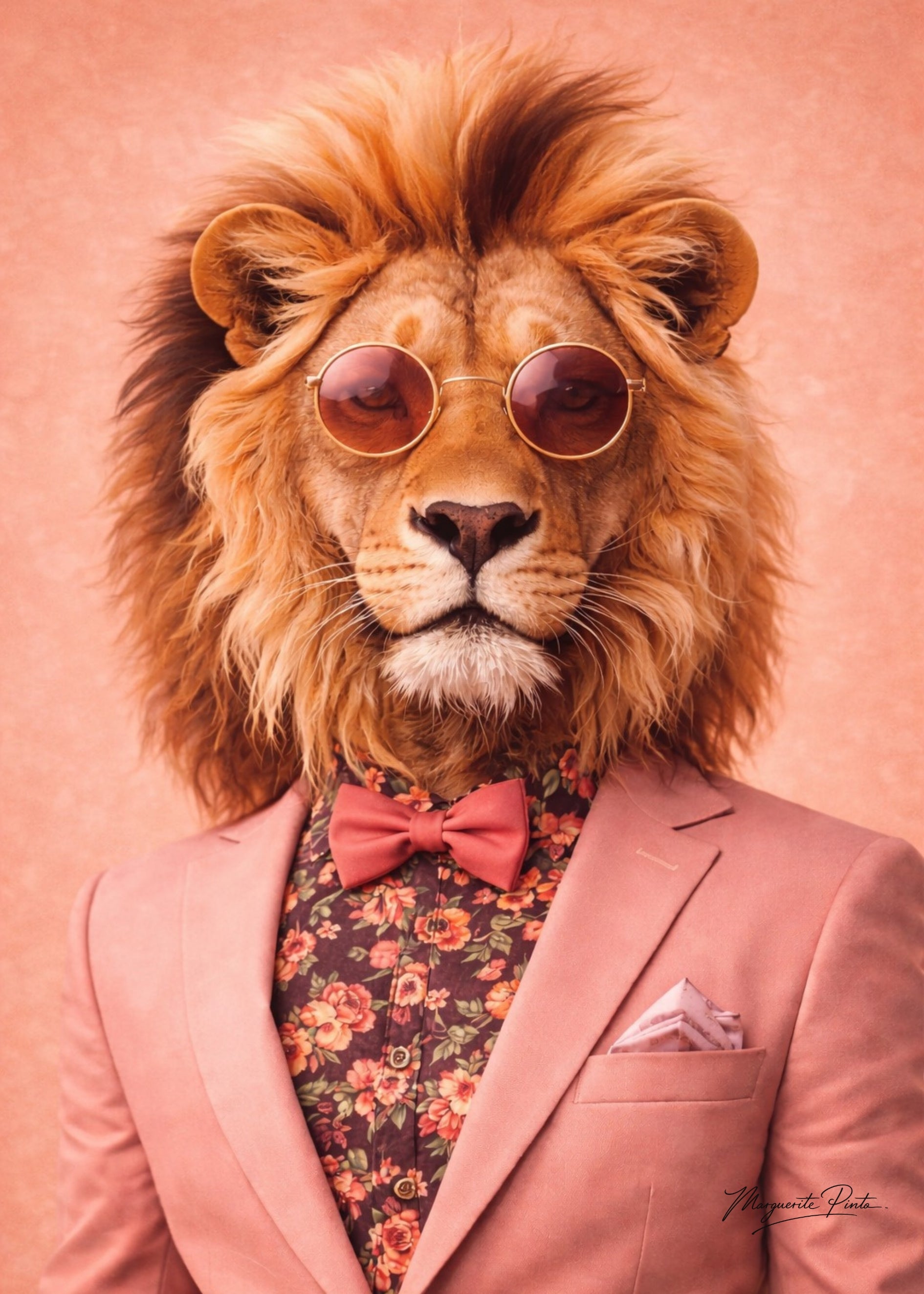 Trois portraits de Lions fusionnant puissance ancestrale et élégance inattendue dans un univers rose poudré par Marguerite P.